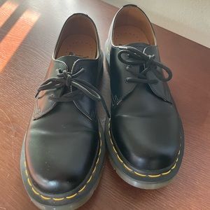 DR. MARTEN 1461 WOMANS SMOOTH LEATHER OXFORD SHOE/BLACK